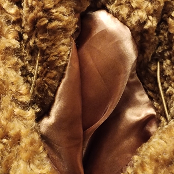 BooHoo Faux Fur Cropped jacket - Picture 15 of 16